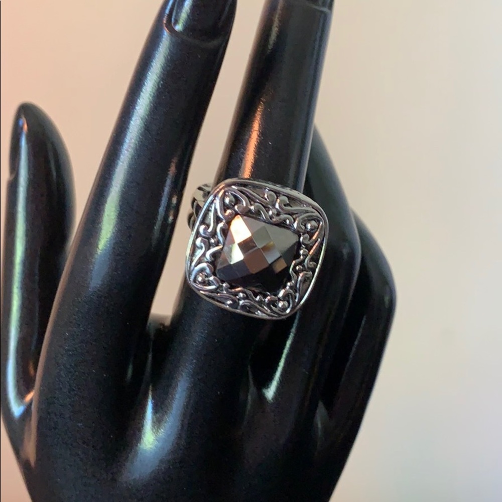 COOKIE LEE silver stretch ring w/grey stone